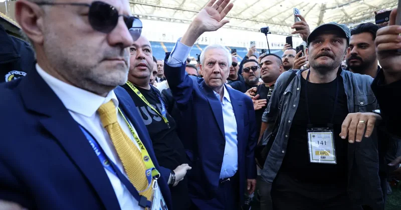 Fenerbahçe de 4 transfer gündemde! Aziz Yıldırım Mourinho dan isteyecek