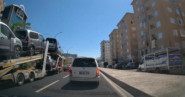 TIR şoförünün manevrası olası kazayı önledi; o anlar kamerada Diyarbakır Haberleri
