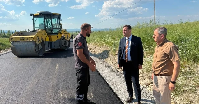 Çavdarhisar da İlcikören bağlantı yolunda asfalt çalışmaları yerinde incelendi Kütahya Haberleri