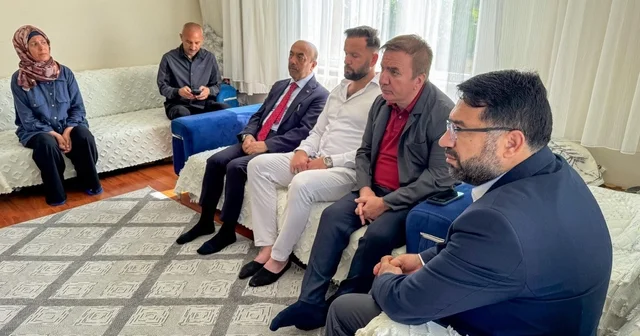 Vali Aydoğdu, babasını kaybeden öğrencinin ailesini ziyaret etti Erzincan Haberleri