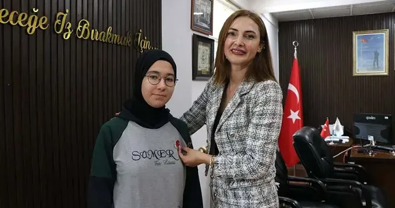 MEB Robot Yarışması’nda dereceye giren öğrencilere gram altın ödülü