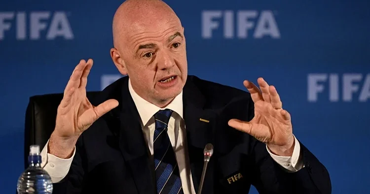 FIFA dan transfer sisteminde devrim niteliğinde değişikler: Her futbolcunun bir serbest kalma bedeli olacak, maaşı düşük futbolcular kendi transferinden pay...