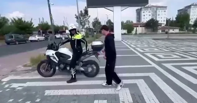 LGS sınavına geç kalan öğrencilerin imdadına polis ekipleri yetişti Kayseri Haberleri