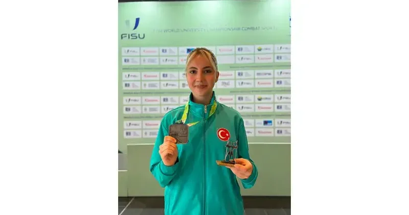 Beykoz Üniversitesi öğrencisi Elif Naz Kara dan çifte dünya ikinciliği