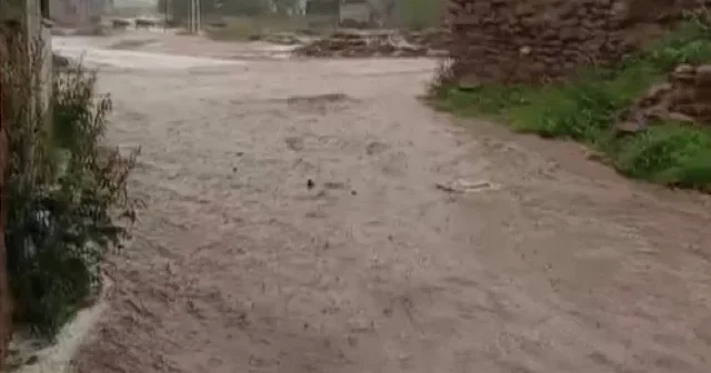 Sivas ta sağanak ve dolu hayatı felç etti VİDEO İZLE