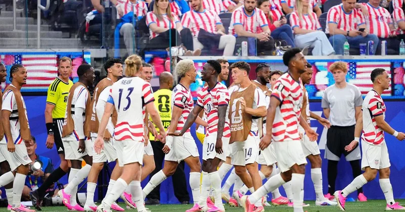 A Milli Takım ın rakiplerinden ABD, Paraguay a gol oldu yağdı
