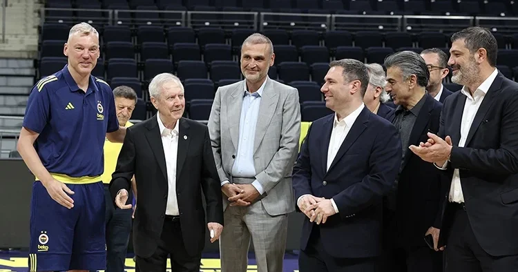 Aziz Yıldırım dan Fenerbahçe Beko ya ziyaret!
