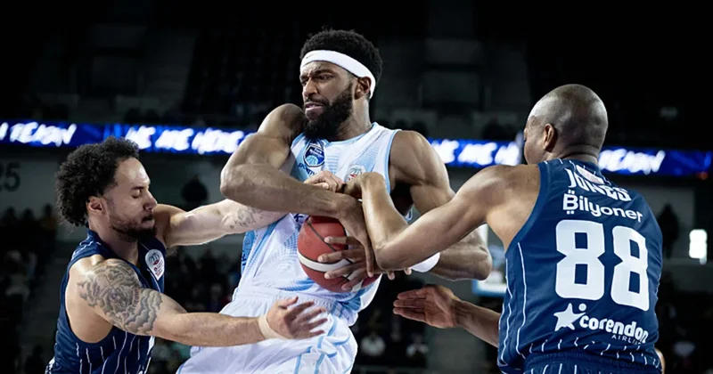 Türk Telekom Basketbol Takımı, Kyle Alexander a veda etti