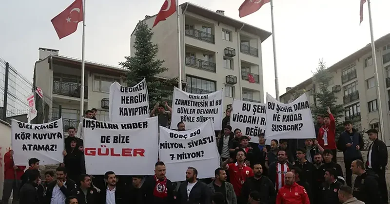 Sivasspor için taraftarlardan birlik çağrısı! Pankartlarla geldiler... Fanatik Gazetesi Futbol Haberleri Spor