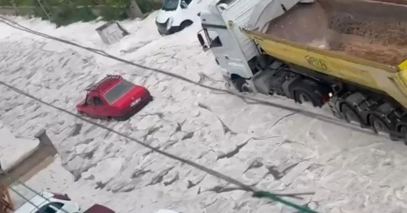 Başkenti sağanak ve dolu vurdu, yaşam durma noktasında geldi