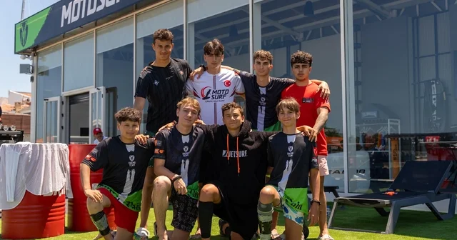 Türk Sporcular İzeltaş Dünya Motosurf Şampiyonası nda zirve yolunda İzmir Haberleri