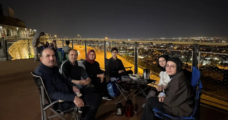 Başkan Altay, Palye Kafe de Konyalılarla sohbet etti!
