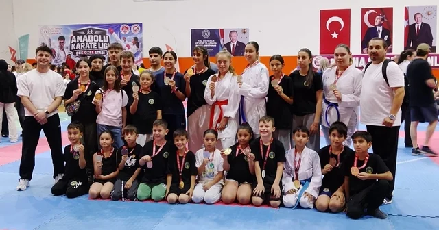 Alaşehirli karateciler Ege yi fethetti Alaşehir Belediyespor Karate takımı 27 madalya ile takım halinde 3 üncü oldu Manisa Haberleri Habertürk Yerel Haberler