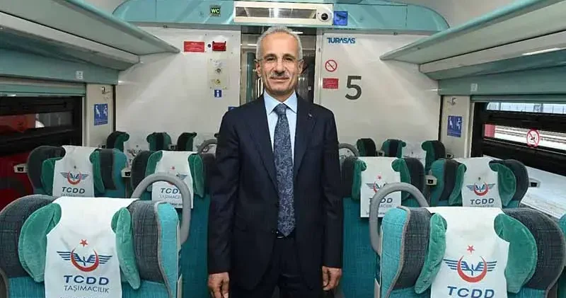 15 Temmuz un 10 uncu yılında 10 YHT seti, özel logoyla sefer yapacak