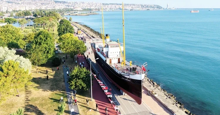 Bandırma Vapuru Kurtuluş Yolu’nda