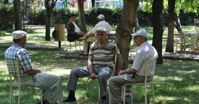 Sıcak havalarda susuzluk hissi olmasa bile her gün en az 2 2,5 litre sıvı tüketilmeli Erzincan Haberleri Habertürk Yerel Haberler