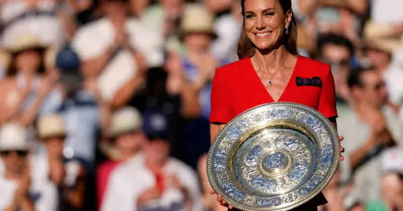 Wimbledon da Kate Zarafeti: Kırmızı Elbisesiyle Tüm Bakışları Topladı!