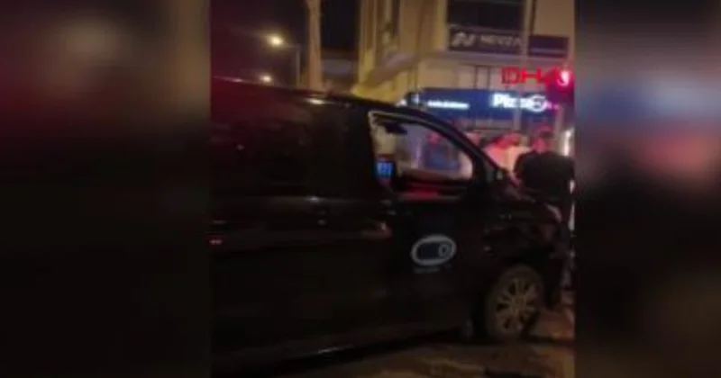 Antalya da kavşakta feci kaza: Refüje çıkan araç hurdaya döndü Sözcü Gazetesi