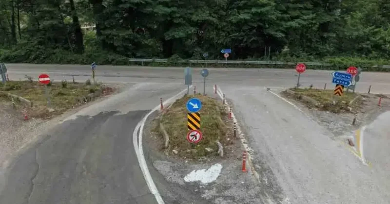 Sürücüleri ne yapacağını şaşırıyor! 29 tane tabela var