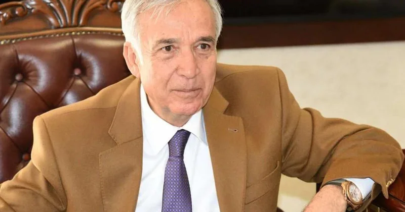 Yavuz Donat, 11. Anadolu Medya Ödülleri gecesini köşesine taşıdı