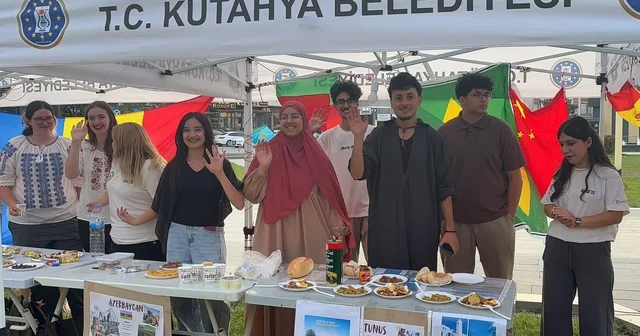 Yabancı öğrenciler yemekler üzerinden ülkelerini anlattı Kütahya da dünyanın farklı kültürleri tanıtıldı Kütahya Haberleri Habertürk Yerel Haberler