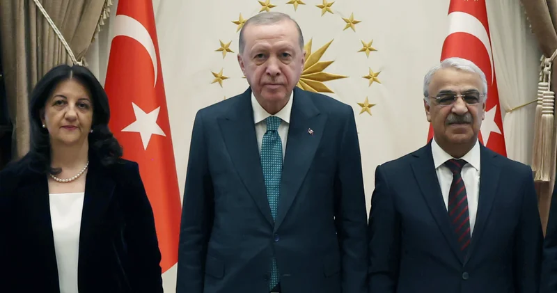 İmralı heyetinin Cumhurbaşkanı Erdoğan’la görüşmesi 1 saat 40 dakika sürdü Son dakika haberleri