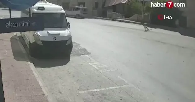 Mersin de korkutan kaza: Motosiklet traktörün altına girdi