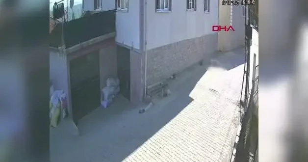 Tutunduğu demir hayattan kopardı! Ereğli deki acı ölümün görüntüsü
