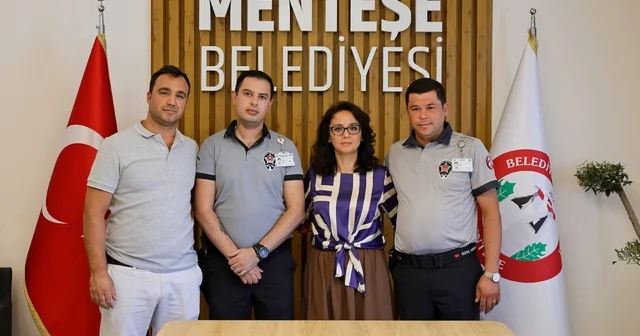 Menteşe de Bayrak saldırısının şüphelisi belediye güvenliğinin dikkatiyle yakalandı Muğla Haberleri Habertürk Yerel Haberler