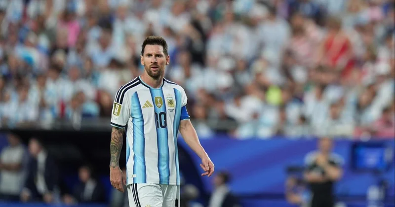 Lionel Messi futbolu bırakıyor mu?