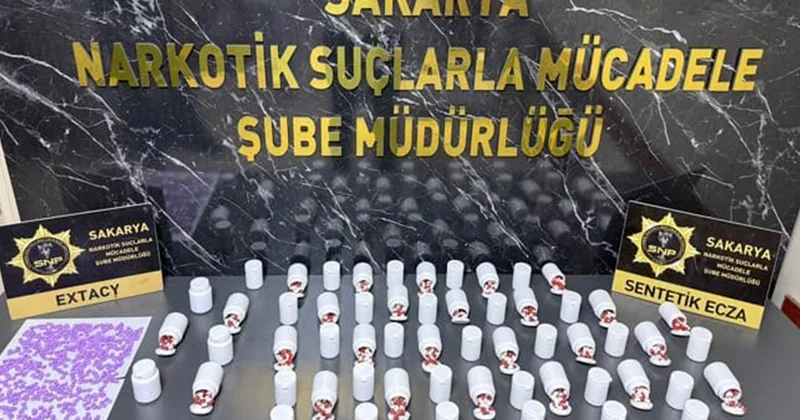 Kuzey Marmara Otoyolu nda durdurulan araçta 3 bin 147 sentetik ecza ele geçirildi