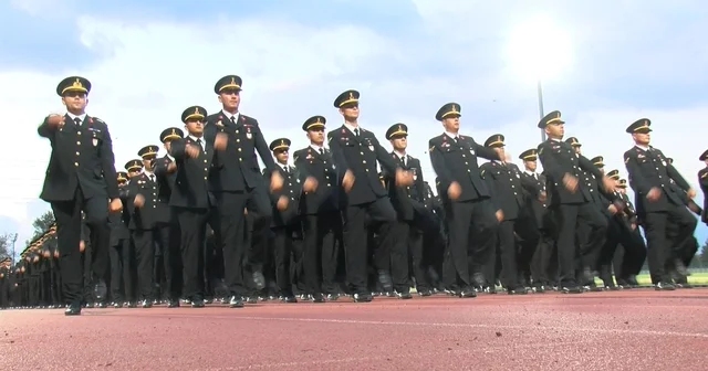 Işıklar Askeri Lisesi nden mezun olan astsubaylar için mezuniyet töreni Bursa Haberleri Habertürk Yerel Haberler