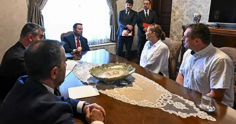 Bakan Gürlek, yorgun mermi ile hayatını kaybeden Emir’in ailesiyle görüştü
