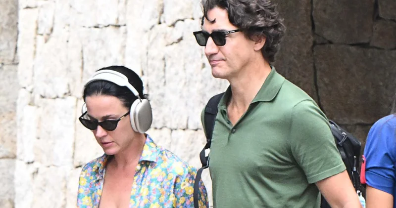 Justin Trudeau sevgilisi Katy Perry nin çantasını taşıdı