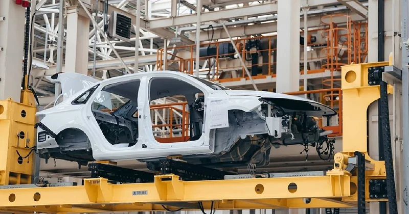 Otomotiv devinden beklenmedik kararı: Rotasını değiştiriyor Sözcü Gazetesi