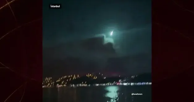 İstanbul da Meteor heyecanı! Saniye saniye görüntülendi