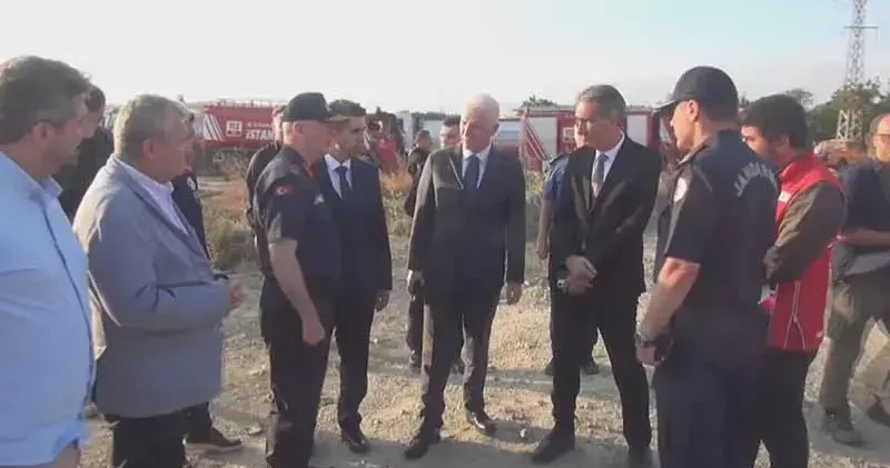 Vali Gül, Silivri de otluk alandaki yangına ilişkin bölgede incelemelerde bulundu