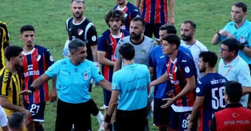 Düzcespor Beykoz Anadolu maçı tatil edildi! Hakeme yabancı cisim atıldı Fanatik Gazetesi Futbol Haberleri Spor