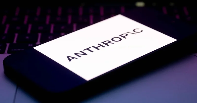 Anthropic ten istifa eden Coxon, yapay zeka çalışanlarının teknolojideki hızlı ilerlemeden korktuklarını söyledi