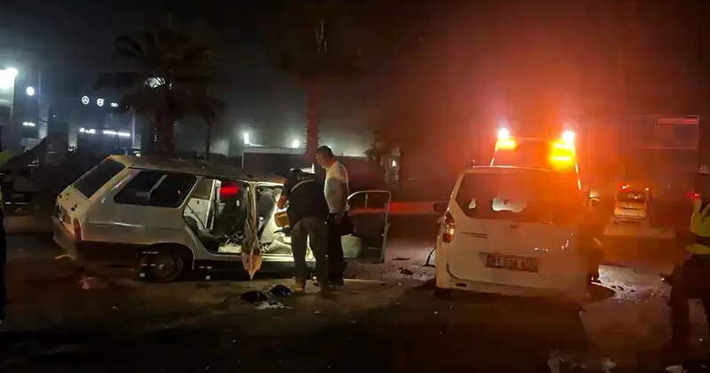 Otomobil, hafif ticari araçla çarpıştı; 1 ölü, 7 yaralı