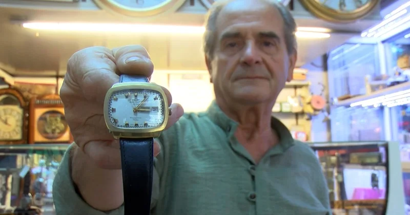 1974 te parçalarını sökmüştü! 52 yıl sonra tamir ettiği saat için servet istiyor Sözcü Gazetesi