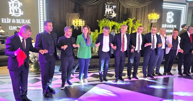 AK Parti Diyarbakır milletvekilleri Ataman ve Ensarioğlu düğüne katıldı Diyarbakır Haberleri Habertürk Yerel Haberler