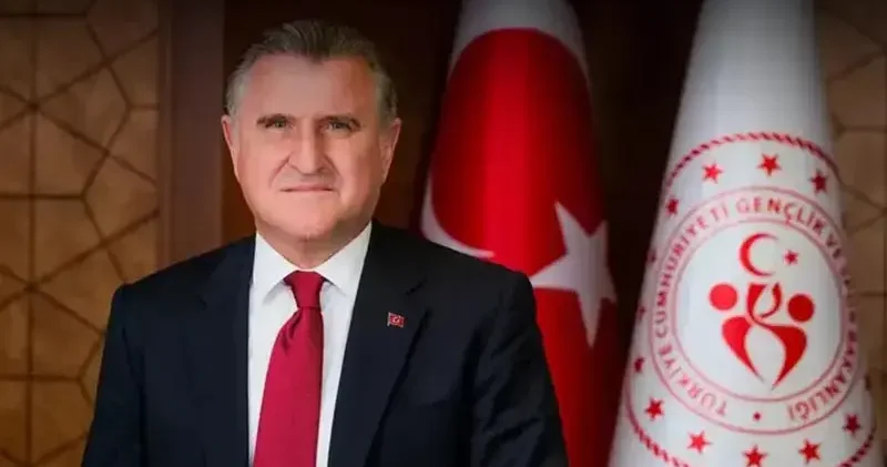 Bakan Bak tan, milli para yüzücülere tebrik