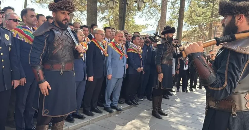 Bakan Gürlek, Ertuğrul Gazi Türbesini ziyaret etti