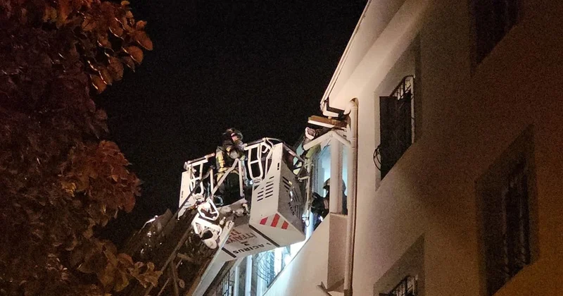 Çorum da apartmanda yangın; 2 si çocuk 7 kişi dumandan etkilendi Sözcü Gazetesi