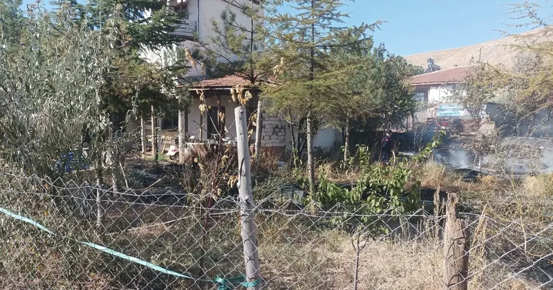Bahçesindeki kuru otları yakarken alevlerin arasında kaldı, hayatını kaybetti