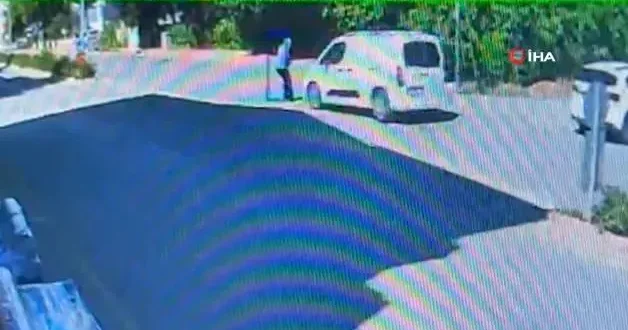 Elazığ da acı son: Yaşlı adamın hayatını kaybettiği trafik kazası kamerada!