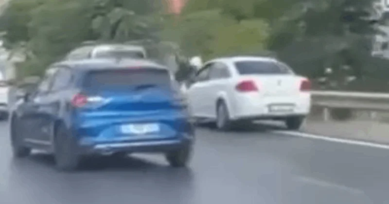 Pendik D 100 de korkunç kaza: Otomobilin çarptığı motosikletli yola savruldu! Sözcü Gazetesi