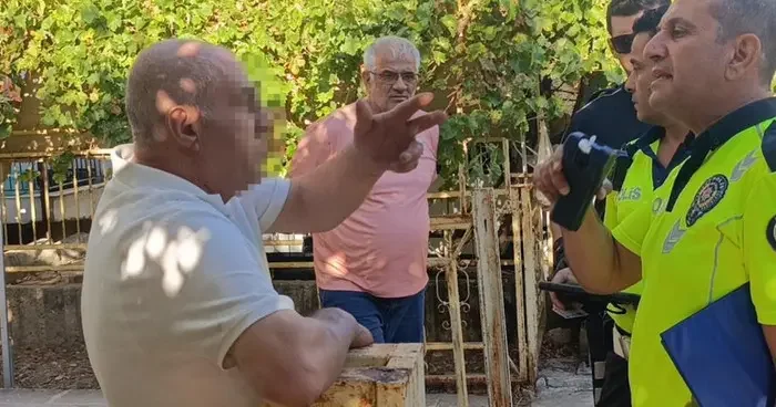 Alkollü sürücü kaza yapıp kaçtı, ekiplere zorluk çıkardı! Cumhurbaşkanına hakaret suçundan tutuklandı