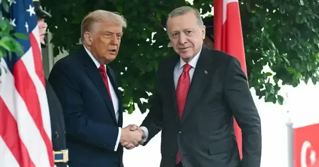 Trump’tan Cumhurbaşkanı Erdoğan’a övgü: Çok saygı duyulan biri, çok güçlü bir milleti ve ordusu var Politika Haberleri